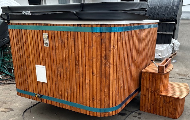 Hottub Außenofen Jacuzzi Whirlpool LED Entspannung