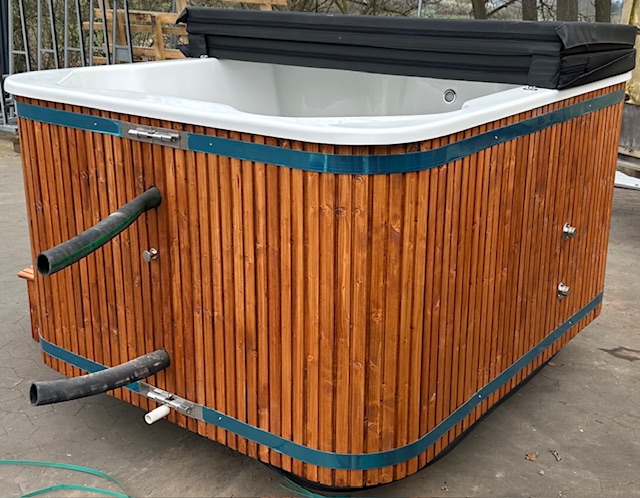 Hottub Außenofen Jacuzzi Whirlpool LED Entspannung
